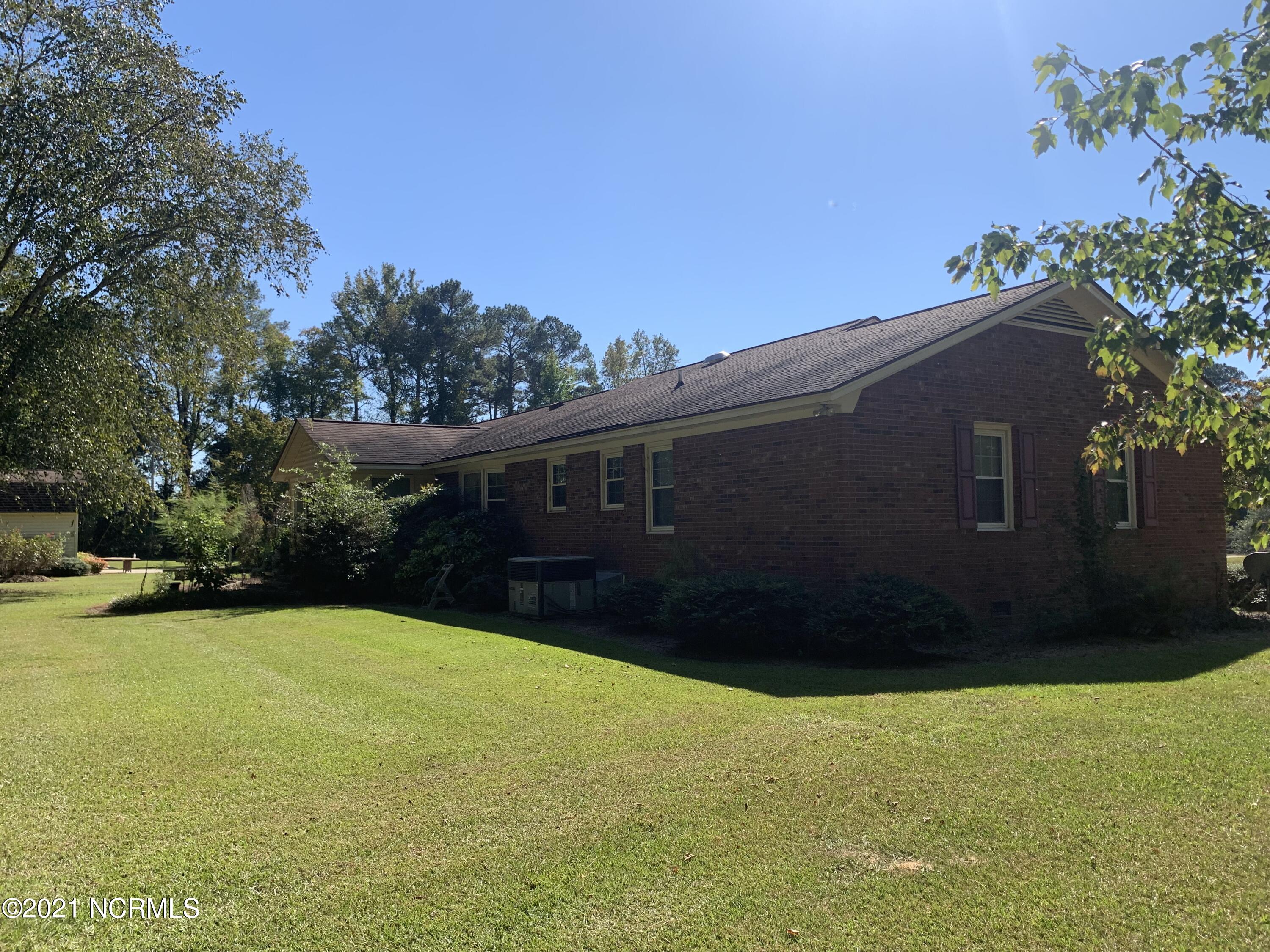 2920 Isaac Weeks Road Clinton, NC 28328 - Photo 42 of 44 IMG_6064