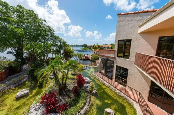 $389,900 | 65 Centennial Court, Deerfield Beach, FL 33442
