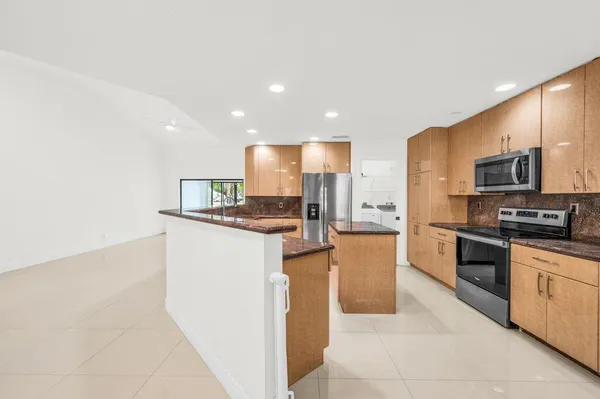 $389,900 | 65 Centennial Court, Deerfield Beach, FL 33442