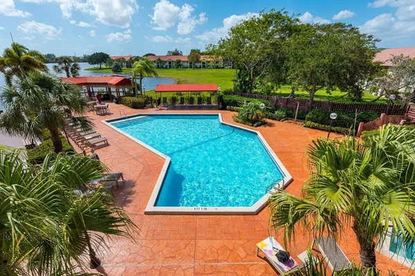 $389,900 | 65 Centennial Court, Deerfield Beach, FL 33442