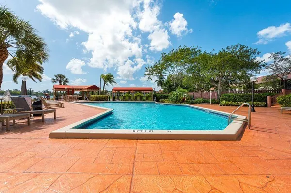 $389,900 | 65 Centennial Court, Deerfield Beach, FL 33442