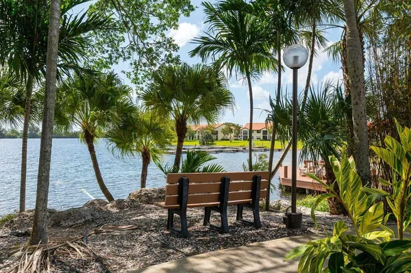 $389,900 | 65 Centennial Court, Deerfield Beach, FL 33442