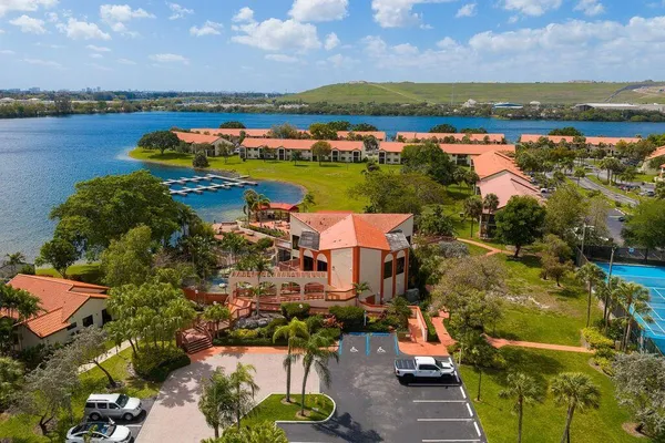 $389,900 | 65 Centennial Court, Deerfield Beach, FL 33442