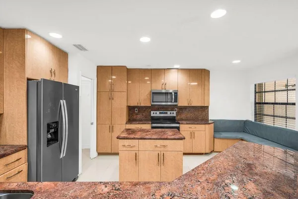 $389,900 | 65 Centennial Court, Deerfield Beach, FL 33442