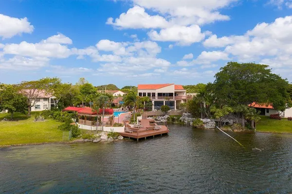 $389,900 | 65 Centennial Court, Deerfield Beach, FL 33442