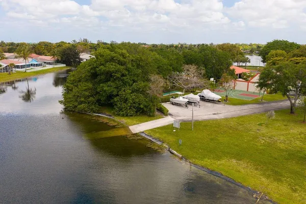 $389,900 | 65 Centennial Court, Deerfield Beach, FL 33442