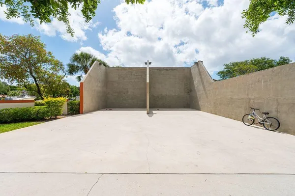 $389,900 | 65 Centennial Court, Deerfield Beach, FL 33442