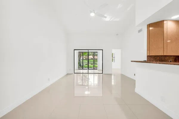 $389,900 | 65 Centennial Court, Deerfield Beach, FL 33442