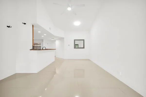 $389,900 | 65 Centennial Court, Deerfield Beach, FL 33442