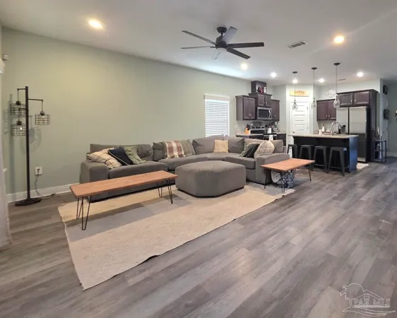 $2,100 | 826 Smiley Circle, Pensacola, FL 32514