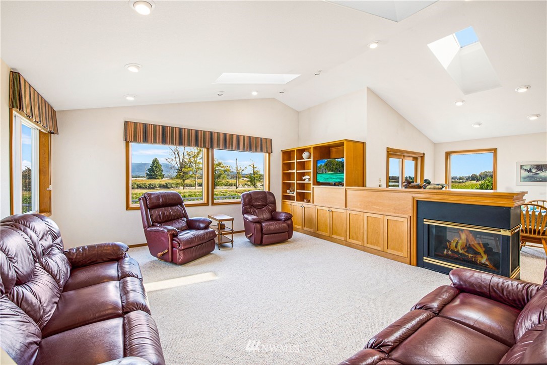 14145 Avon Allen Road Mount Vernon, WA 98273 - Photo 8 of 40 Gallery Image 8