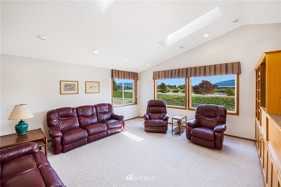 14145 Avon Allen Road Mount Vernon, WA 98273 - Photo 9 of 40 Gallery Image 9