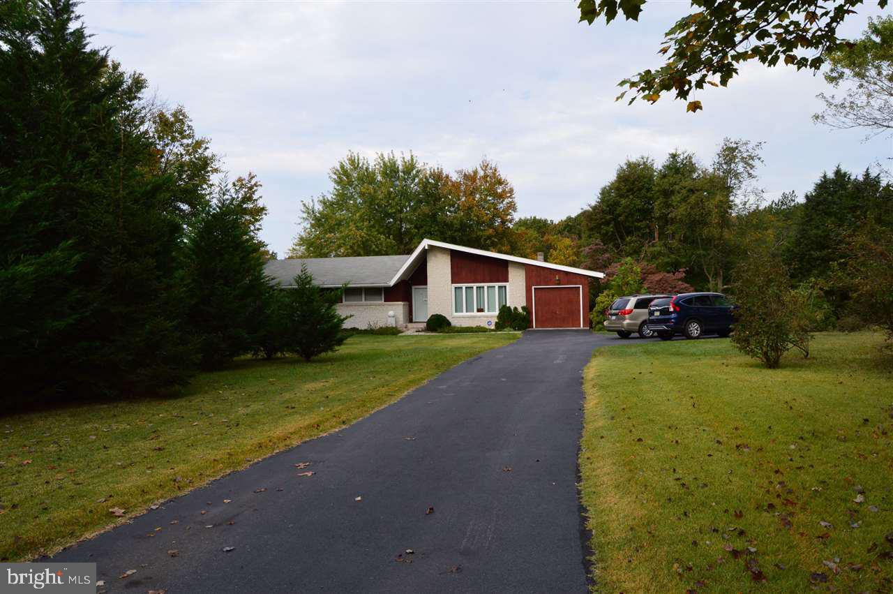 2485 Low Dutch Road Gettysburg, PA 17325 - Photo 2 of 19
