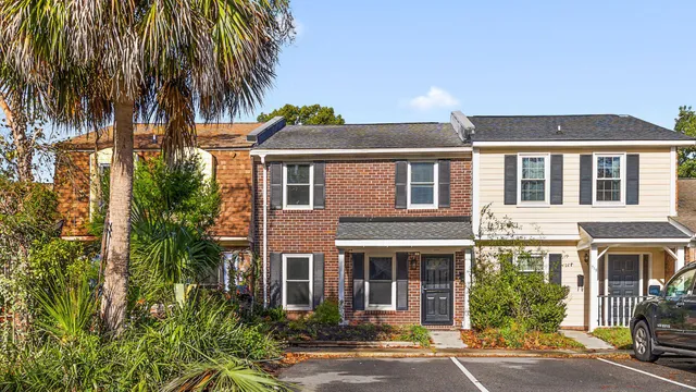 $2,595 | 717 Williamson Drive, Mount Pleasant, SC 29464