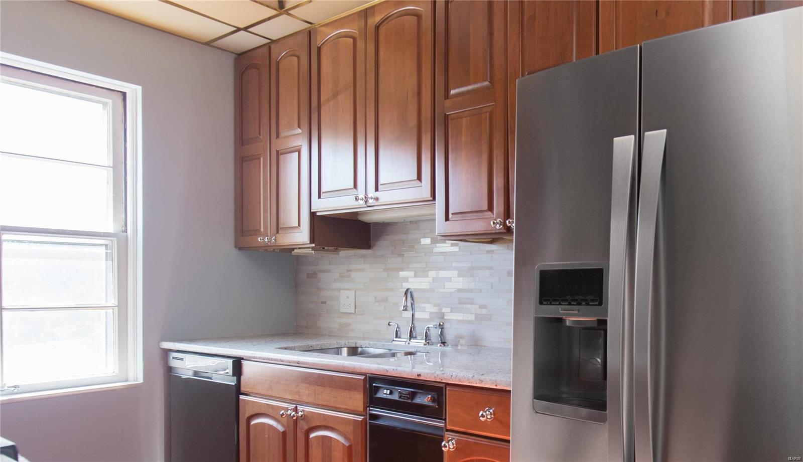 923 South Hanley Road, Unit B/D Clayton, MO 63105 - Photo 3 of 24 Gallery Image 3