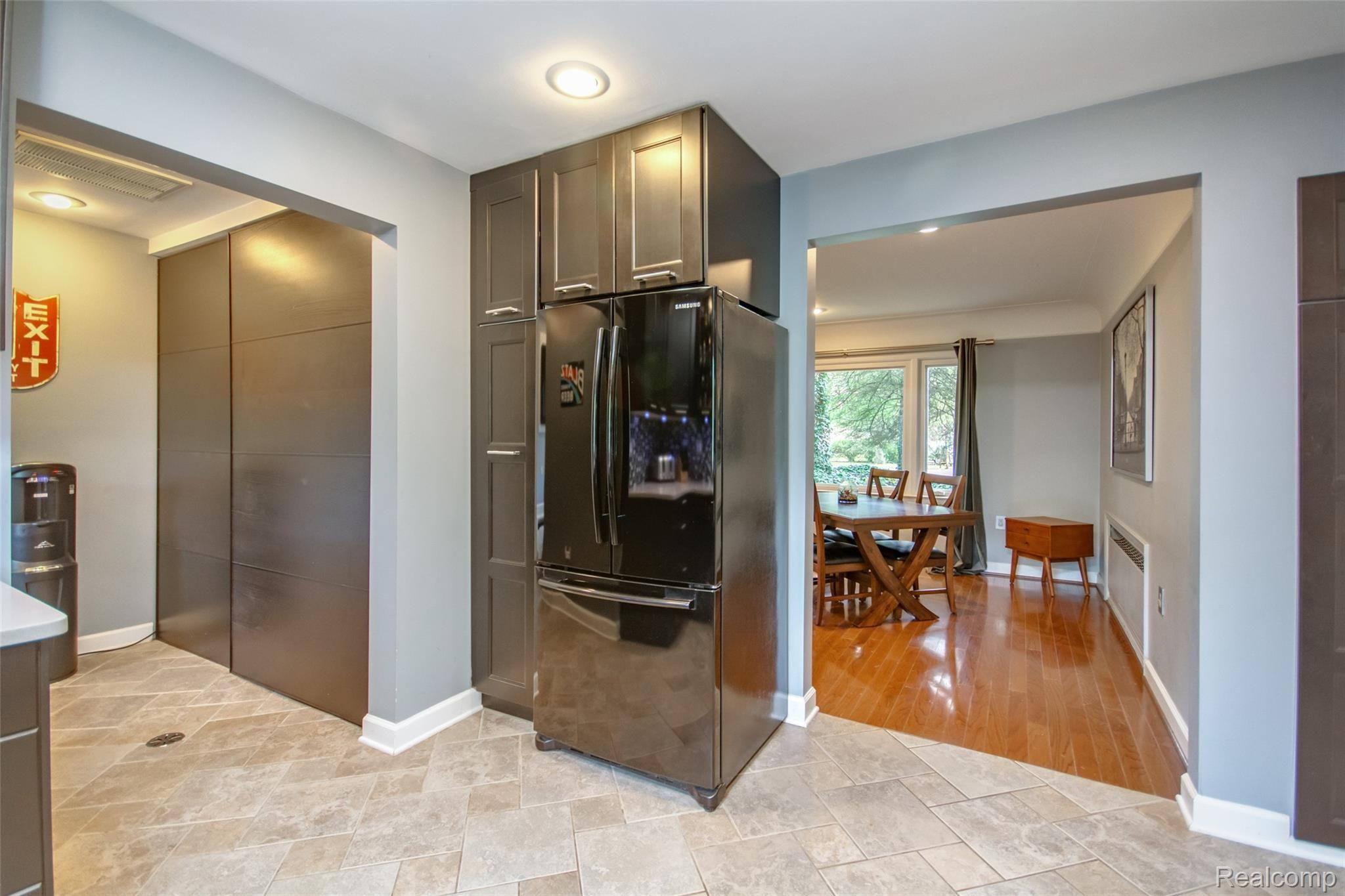 22921 Power Road Farmington, MI 48336 - Photo 13 of 40 DSC_1958enf.jpg
