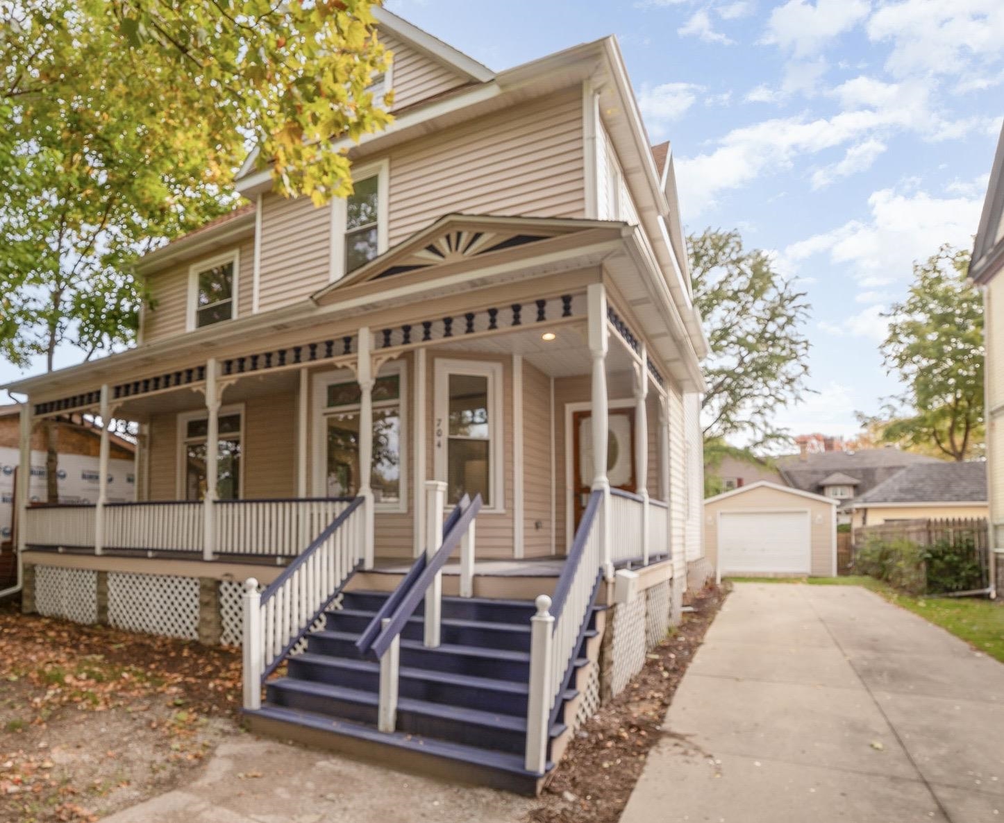 704 North Hampton Street Bay City, MI 48708 - Photo 2 of 30 Gallery Image 2