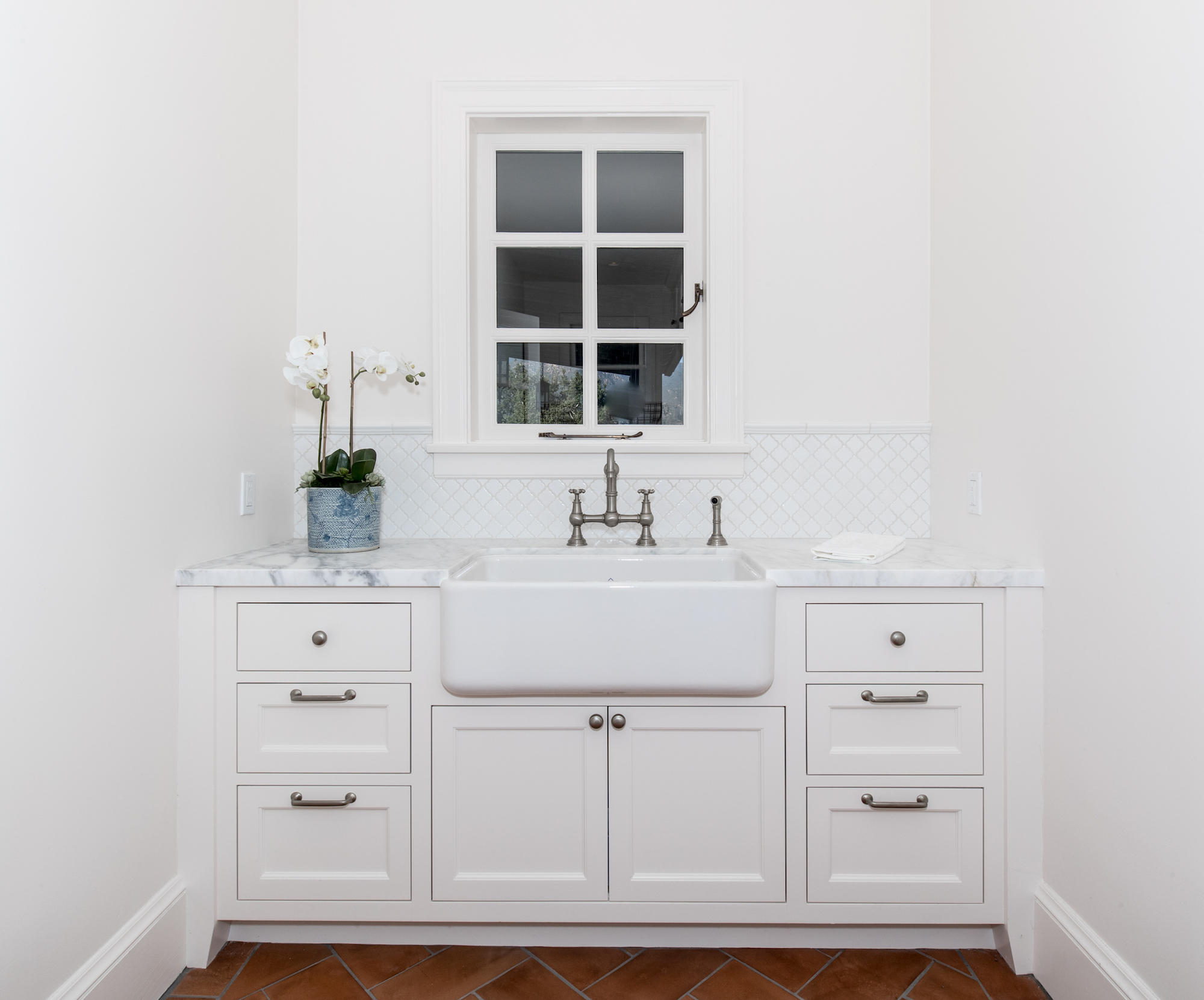 1041 Mission Ridge Road Santa Barbara, CA 93103 - Photo 18 of 31 Laundry room