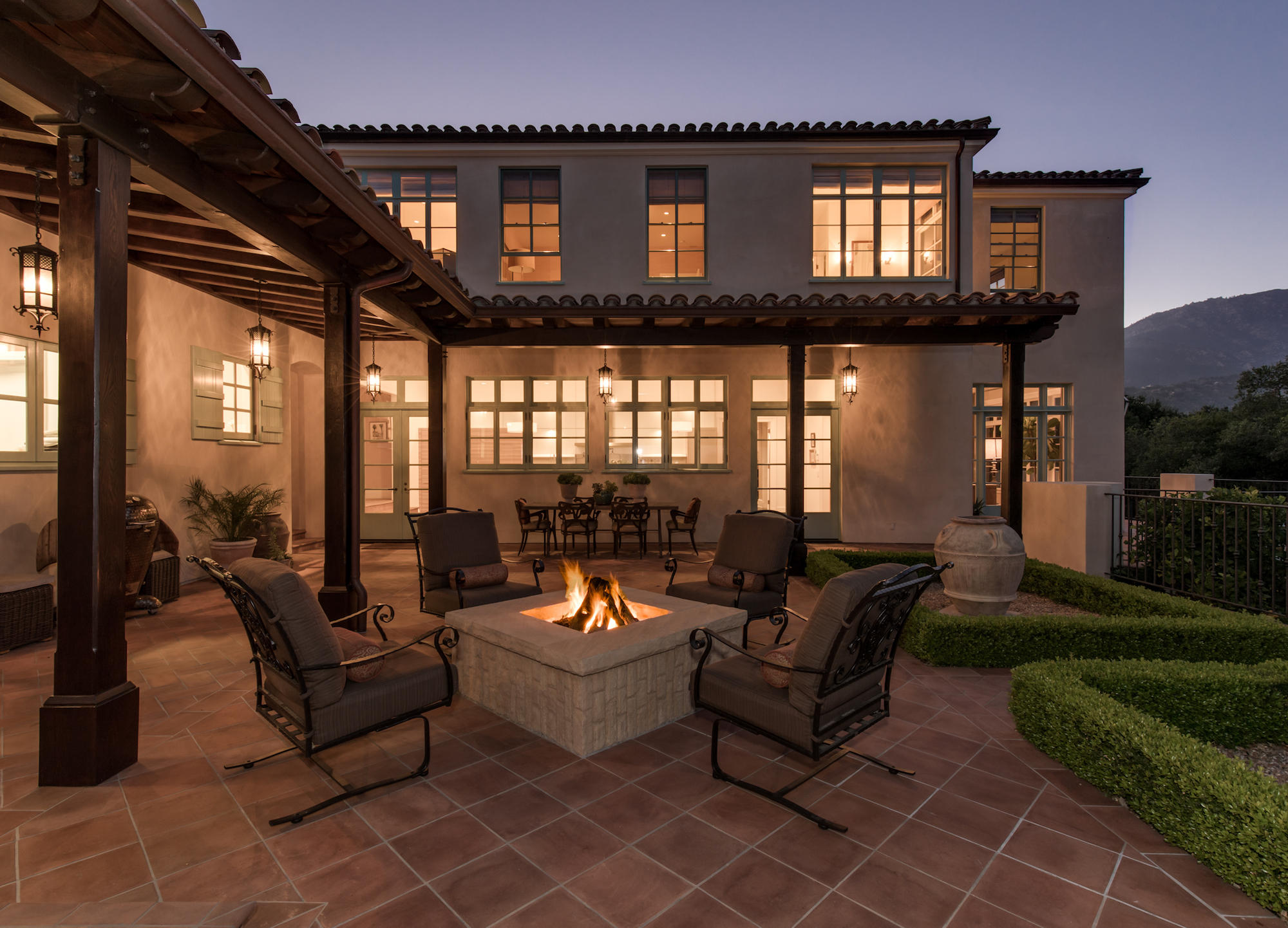 1041 Mission Ridge Road Santa Barbara, CA 93103 - Photo 19 of 31 Courtyard with firepit