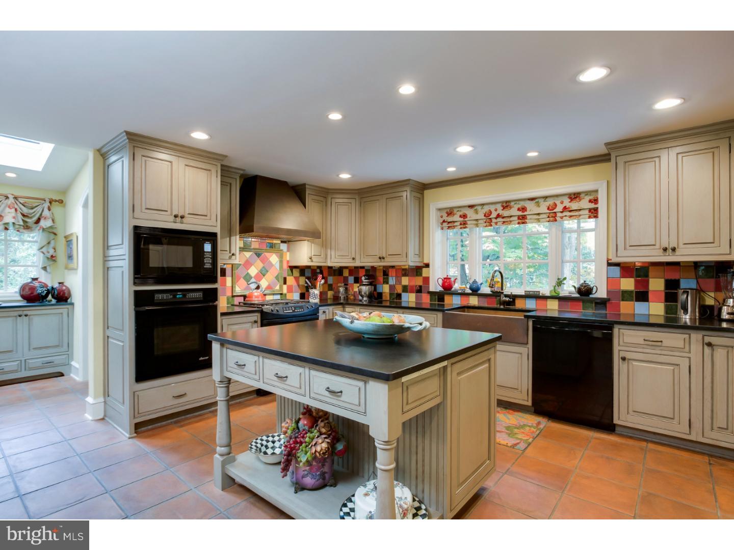113 Cornwall Lane Wayne, PA 19087 - Photo 9 of 25 Kitchen