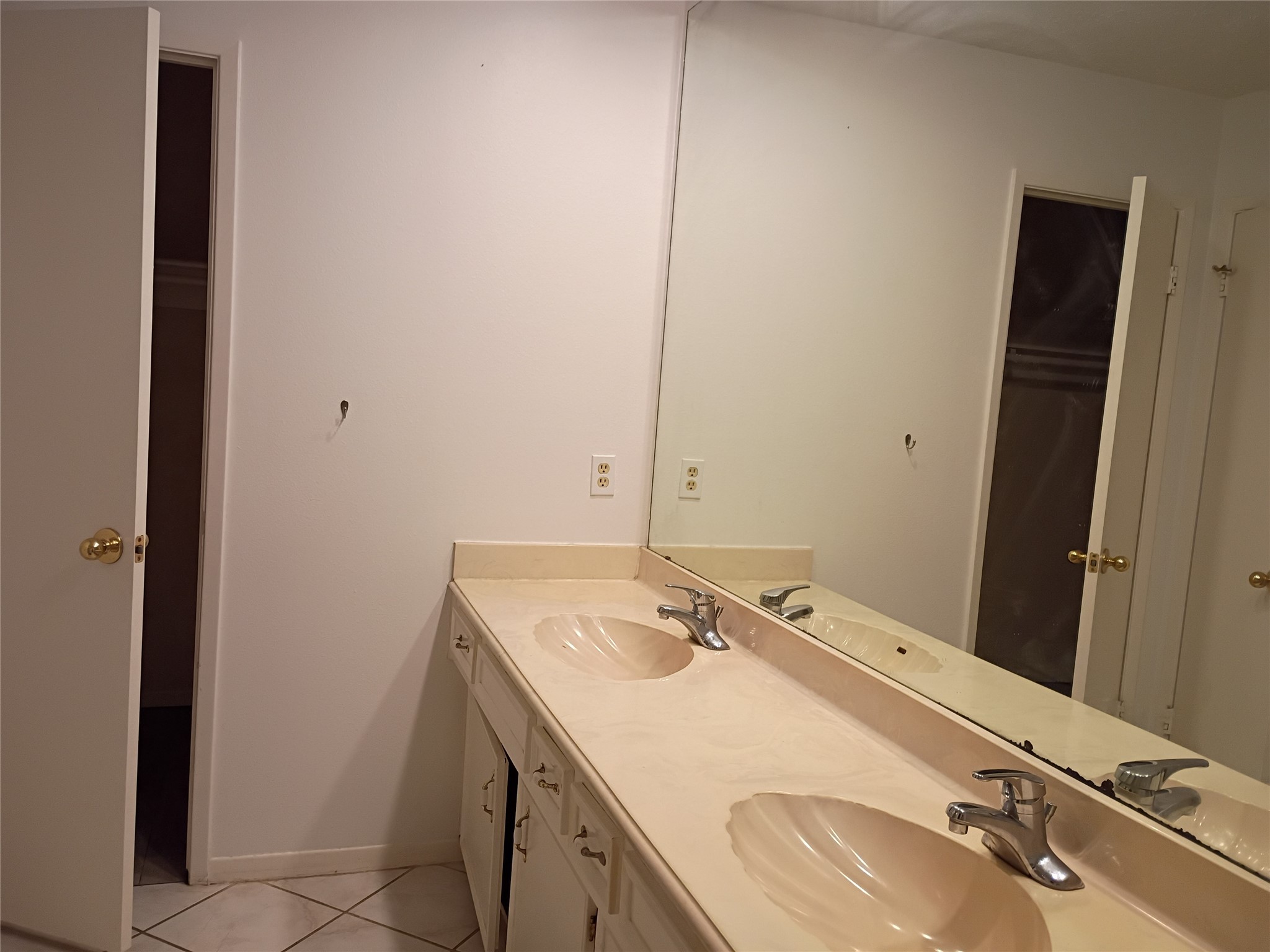 2847 Field Line Drive Sugar Land, TX 77479 - Photo 10 of 13 a bathroom with a sink and a mirror