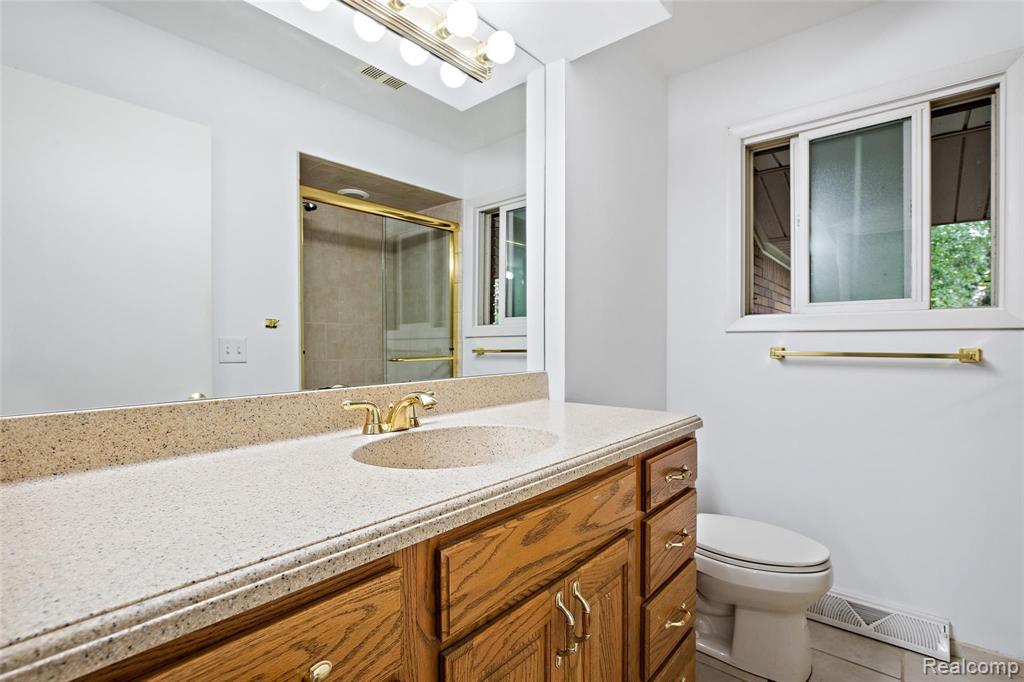 225 Orchardale Drive Rochester Hills, MI 48309 - Photo 26 of 34