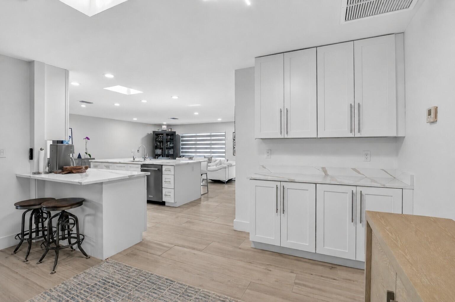 658 Northwest 7th Avenue Boca Raton, FL 33486 - Photo 12 of 37 Kitchen