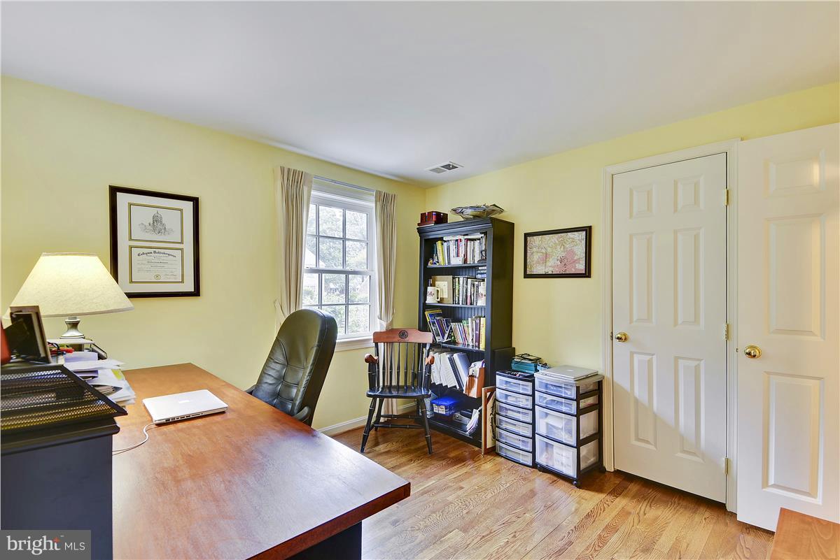5 Cold Spring Court Potomac, MD 20854 - Photo 14 of 30 a workspace with furniture and window