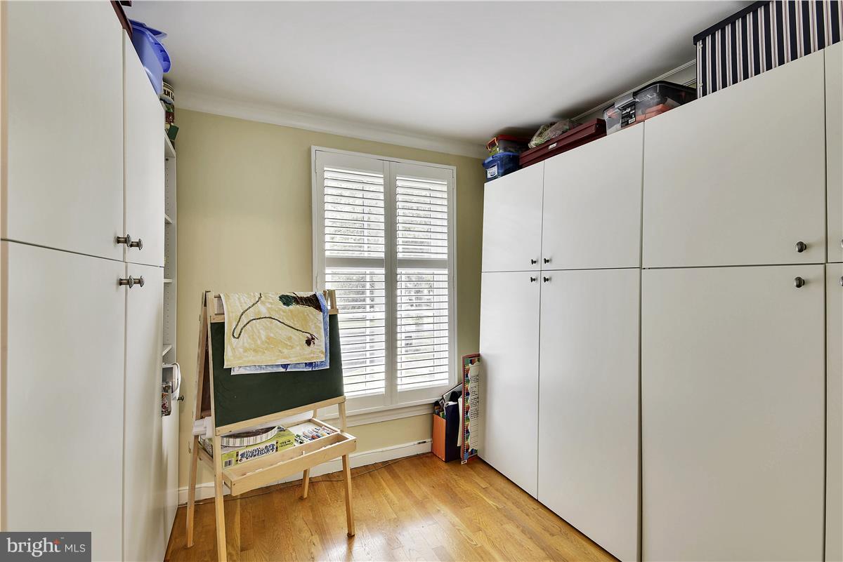 5 Cold Spring Court Potomac, MD 20854 - Photo 8 of 30 a view of living room with furniture and a window