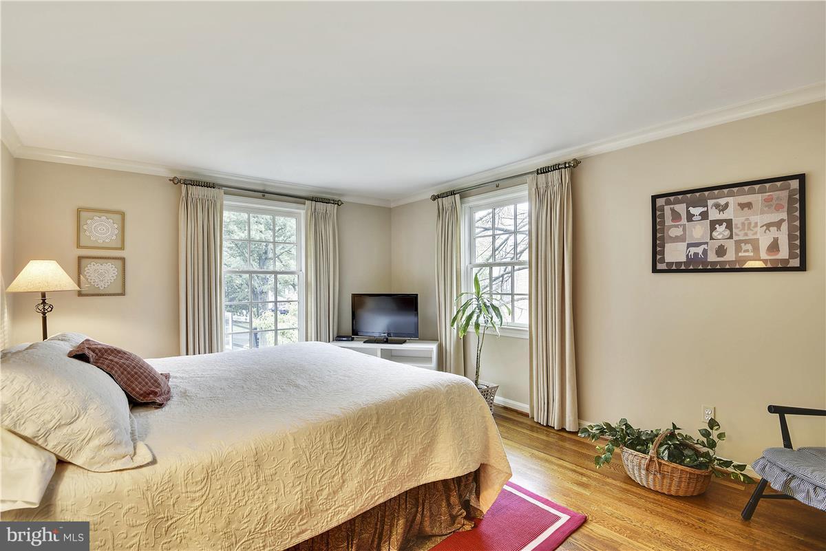 5 Cold Spring Court Potomac, MD 20854 - Photo 9 of 30 a bedroom with a bed and a window