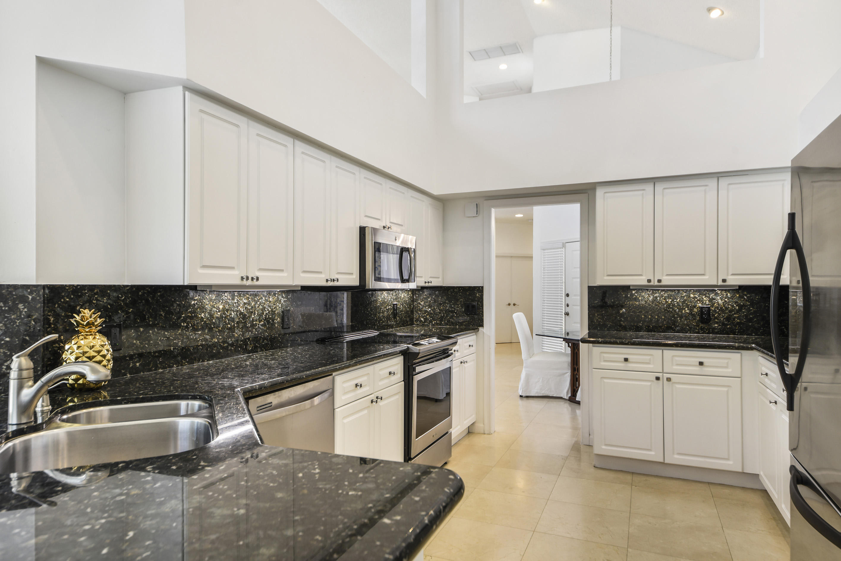 6638 Northwest 25th Terrace Boca Raton, FL 33496 - Photo 6 of 13 Kitchen