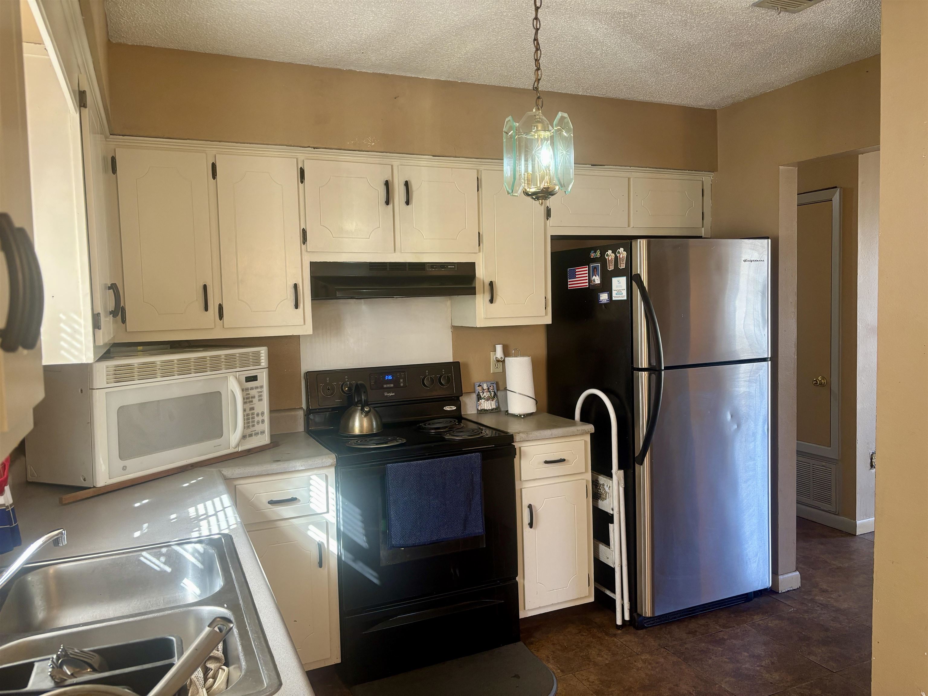 320 South Pecan Street Foley, AL 36535 - Photo 7 of 17 Kitchen