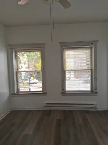 $1,200 | 3920 North Broadway, Unit 204, Chicago, IL 60613