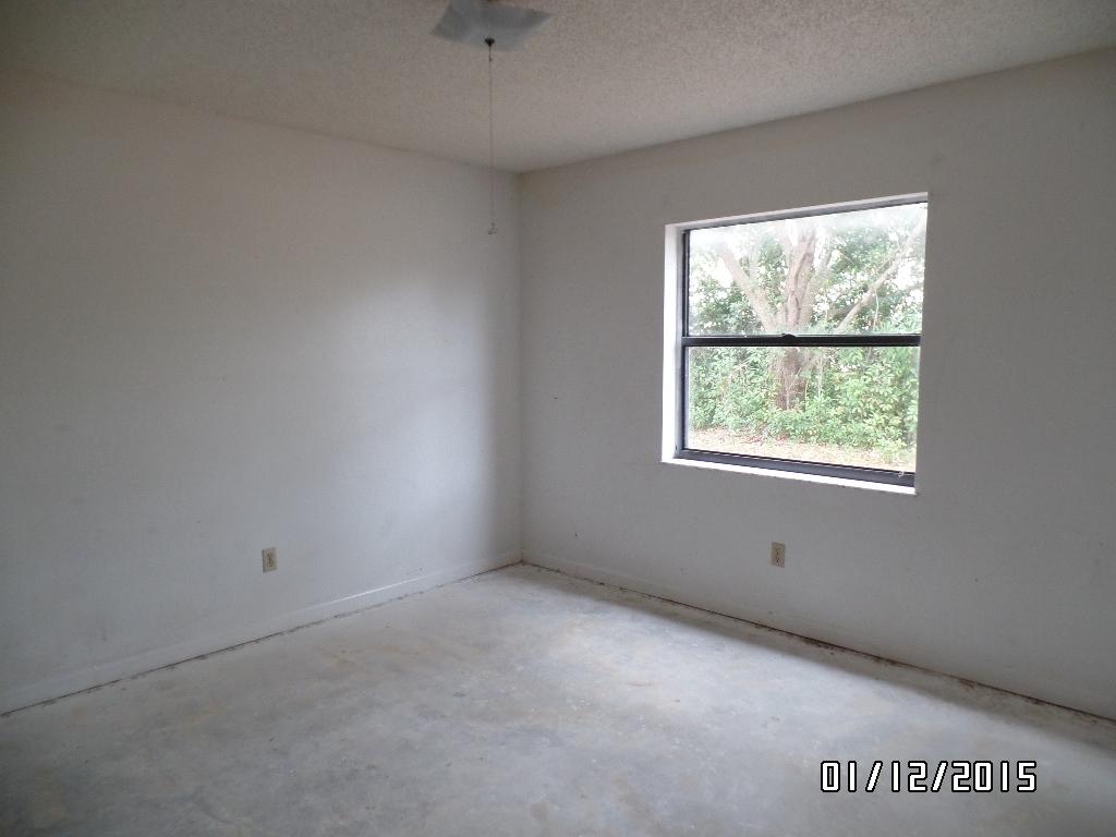 605 Ixoria Fort, Unit 10A Fort Pierce, FL 34982 - Photo 11 of 18 SAM_1029