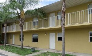 605 Ixoria Fort, Unit 10A Fort Pierce, FL 34982 - Photo 2 of 18 S1
