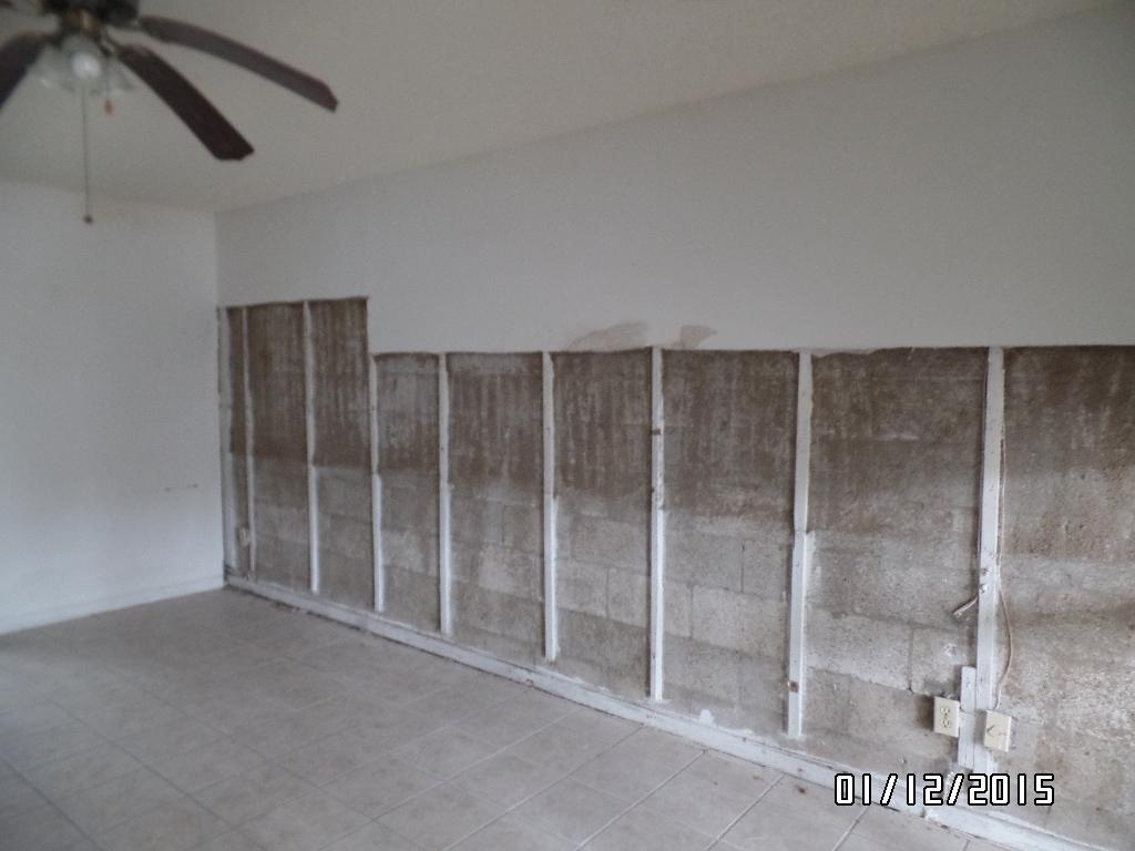 605 Ixoria Fort, Unit 10A Fort Pierce, FL 34982 - Photo 3 of 18 SAM_1017