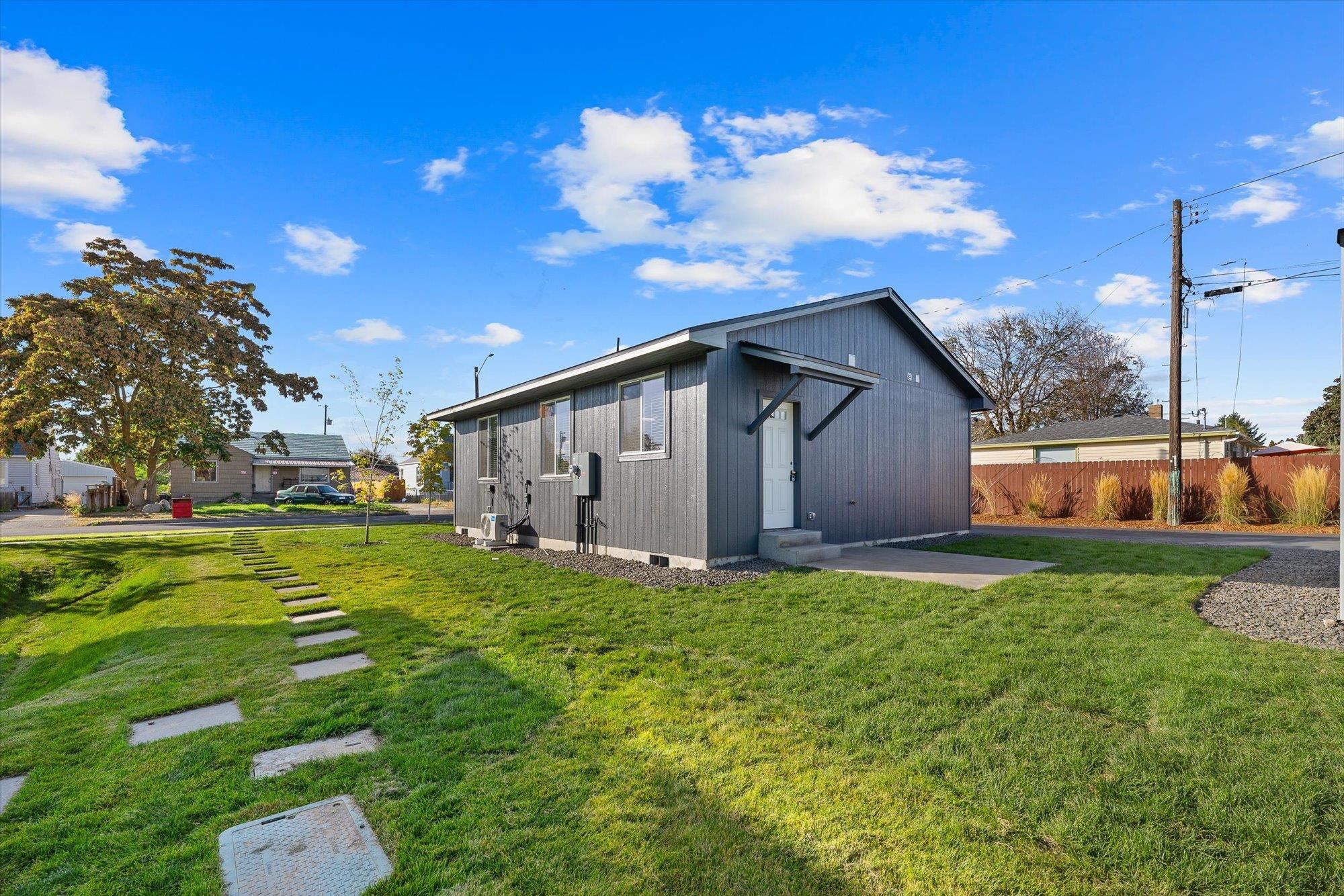 1912 North Regal Street Spokane, WA 99207 - Photo 2 of 23