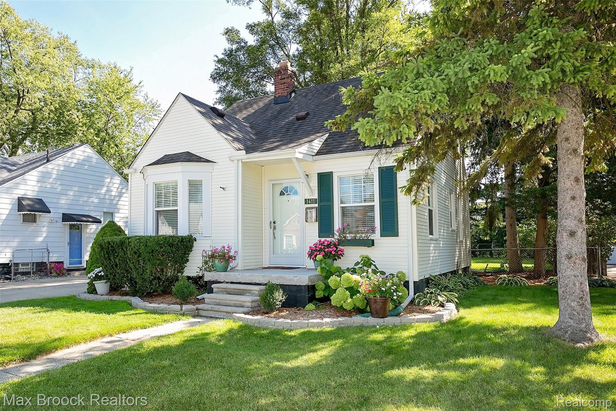 1411 Harvard Road Berkley, MI 48072 - Photo 2 of 33 Harvard-31.jpg
