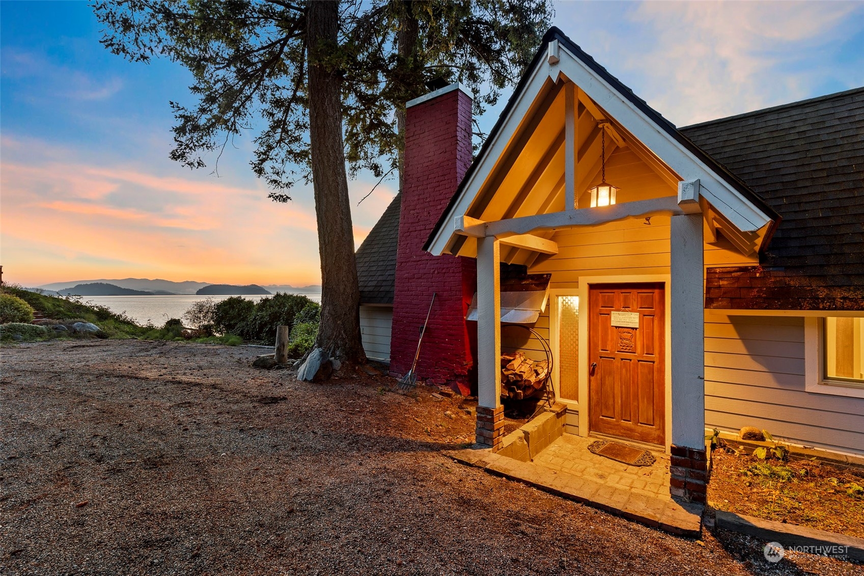 4230 Jones Road Oak Harbor, WA 98277 - Photo 7 of 37 Gallery Image 7