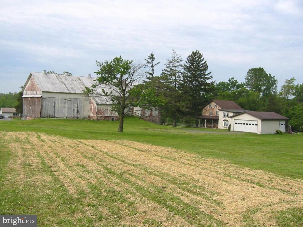 670 West Girl Scout Road Denver, PA 17517 - Photo 2 of 16 Gallery Image 2
