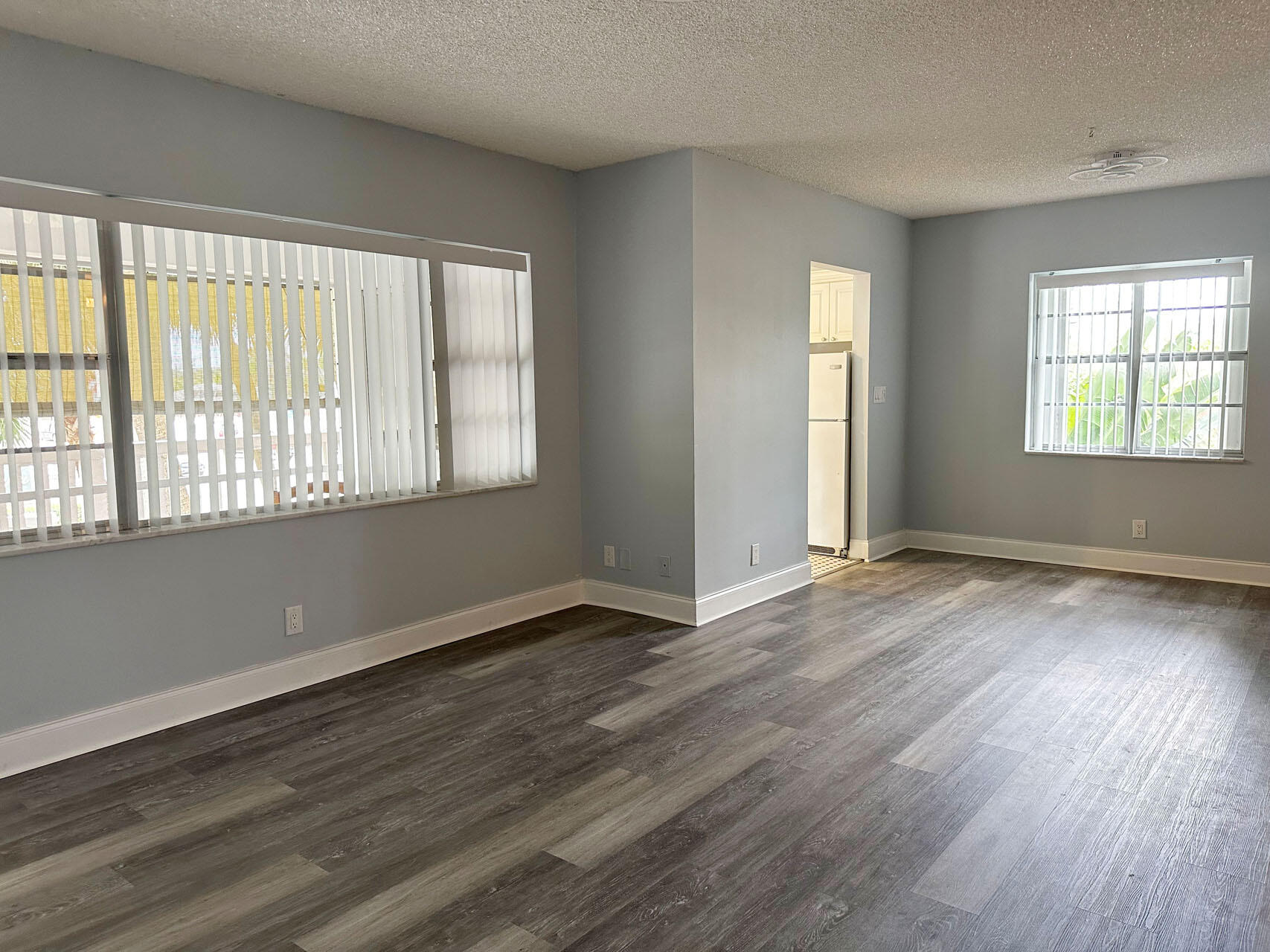 100 Royal Palm Way, Unit 2010 Boca Raton, FL 33432 - Photo 5 of 29 100_Royal_Palm_Way_201_04
