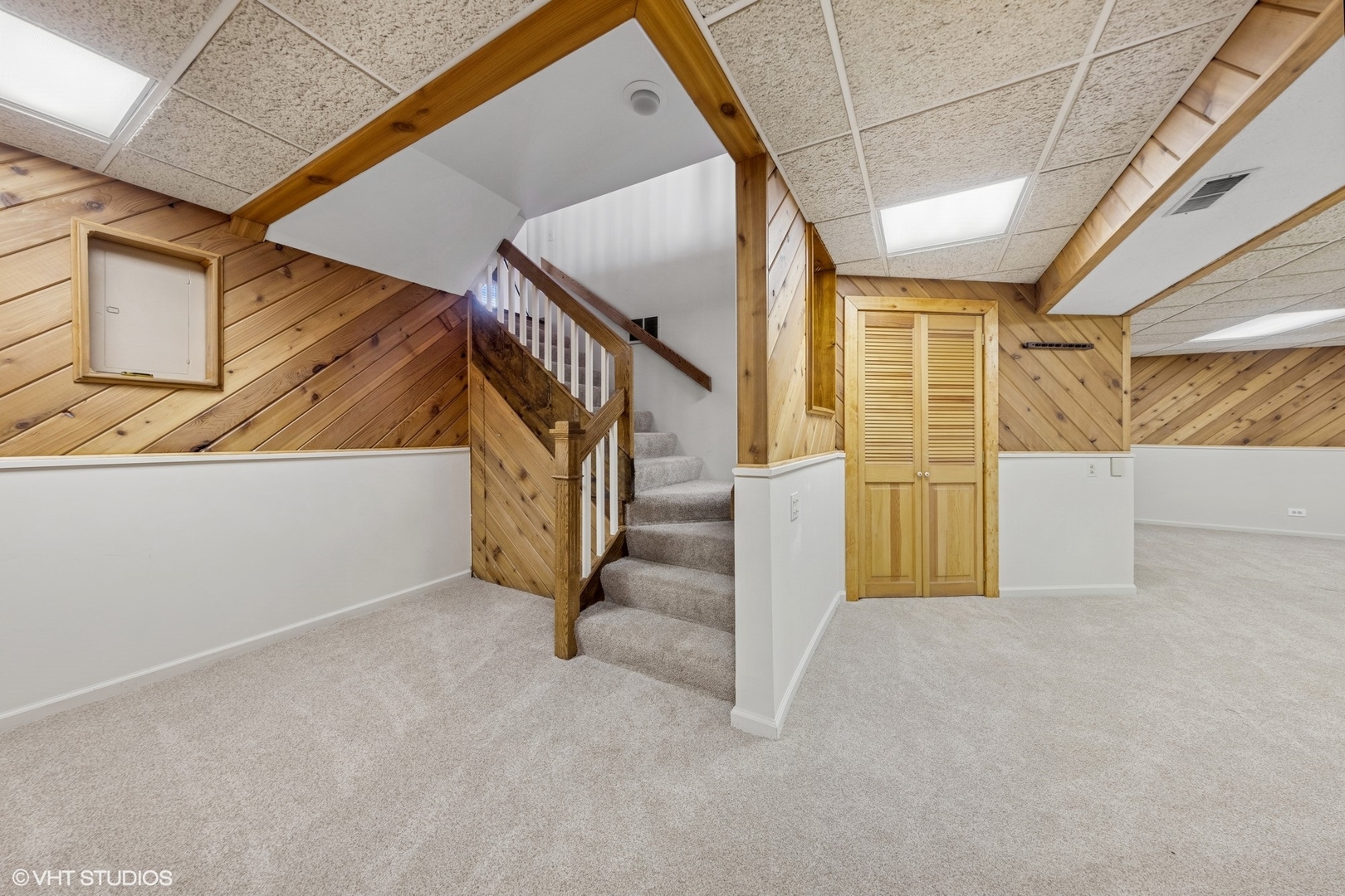 6418 Apache Drive Indian Head Park, IL 60525 - Photo 25 of 35 a view of an entryway