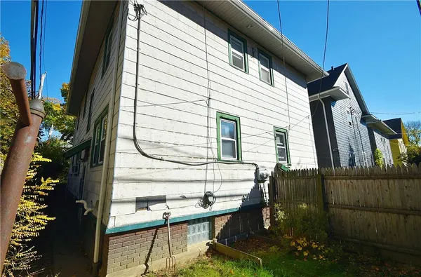 $1,900 | 61 Morningside Park, Rochester, NY 14607