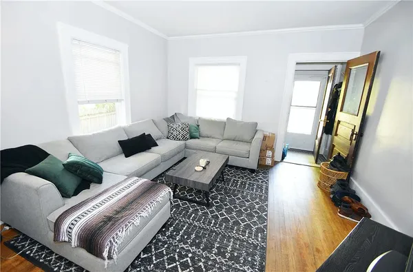 $1,900 | 61 Morningside Park, Rochester, NY 14607