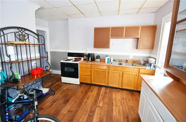 $1,900 | 61 Morningside Park, Rochester, NY 14607