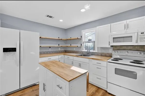 $2,000 | 2329 Reynolds Street, Brunswick, GA 31520