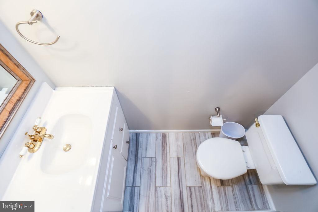 1646 Harvest Green Court Reston, VA 20194 - Photo 22 of 37 Updated bathrooms