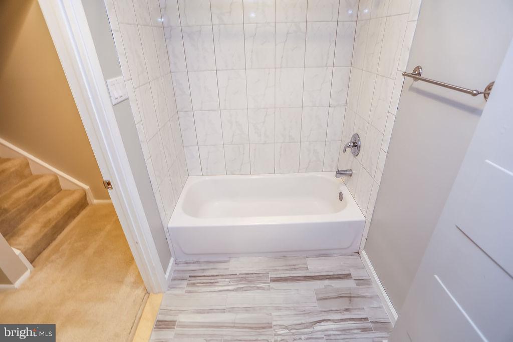 1646 Harvest Green Court Reston, VA 20194 - Photo 26 of 37 Lower Level full bathroom