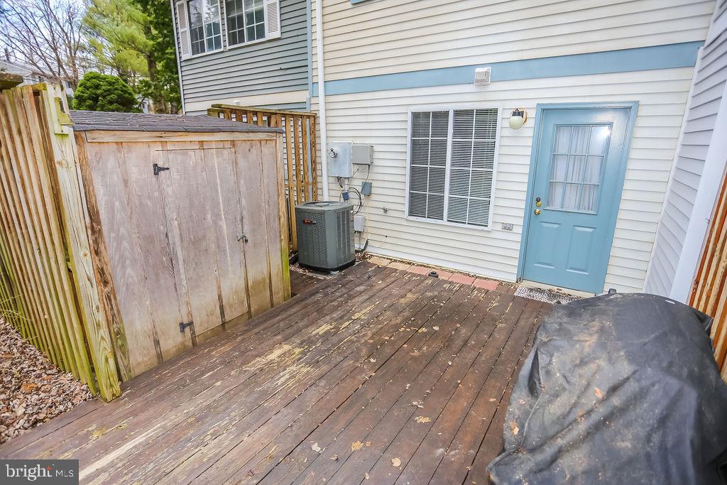 1646 Harvest Green Court Reston, VA 20194 - Photo 32 of 37 Spring is here! Cook out.