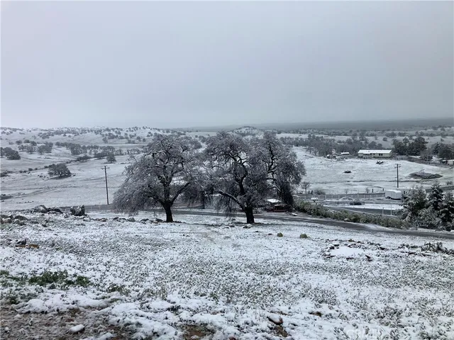 a view of roof and outdoor space